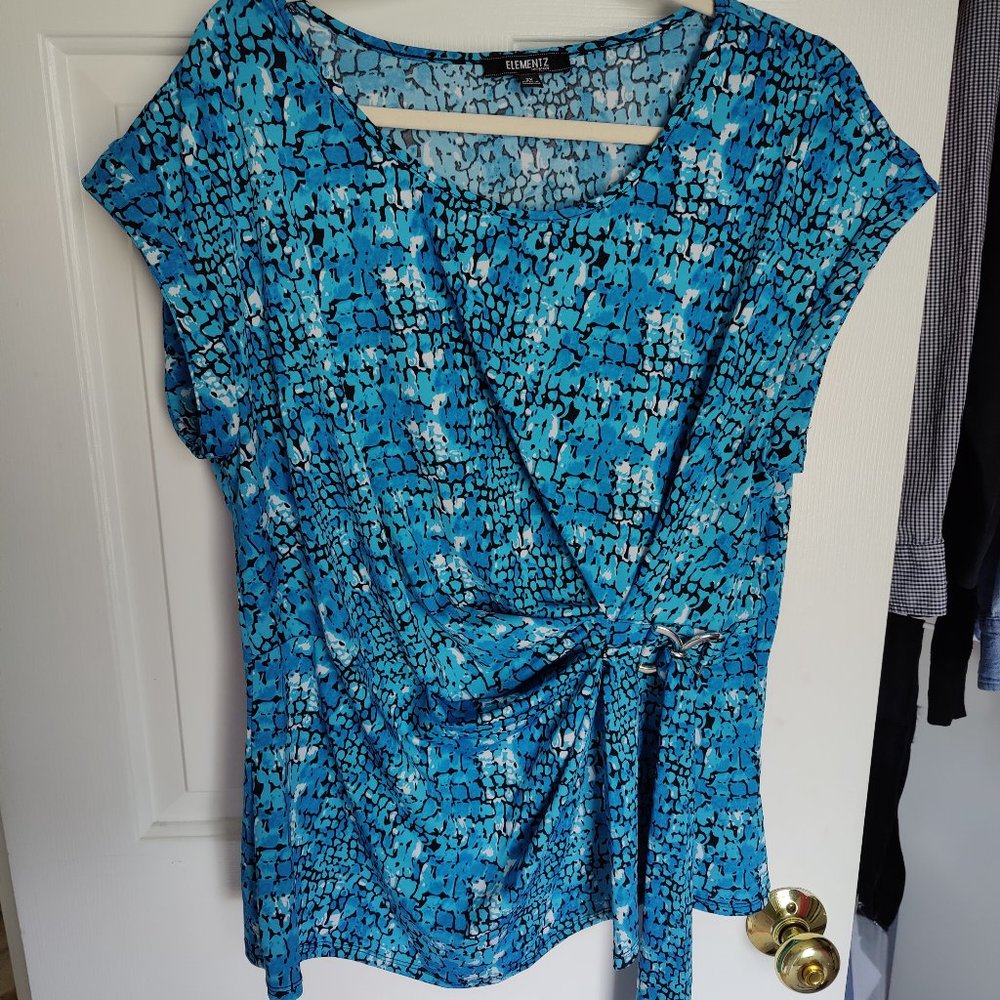 Blue snake print faux tie top Elementz 2x